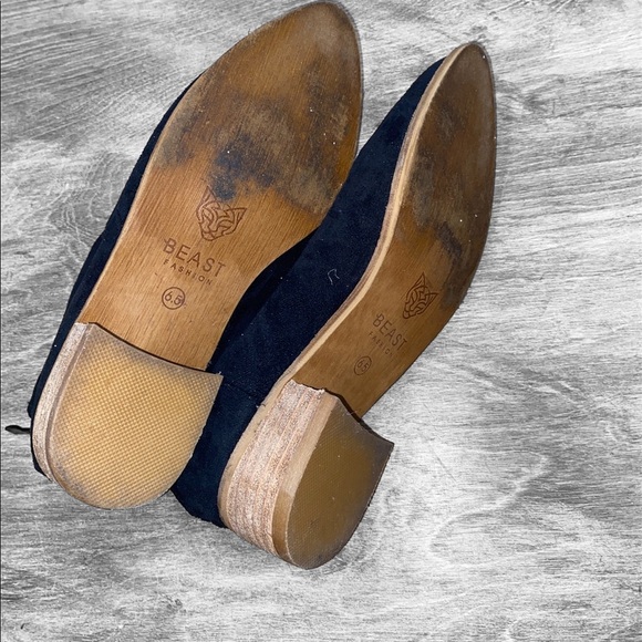 BEAST Fashion size 6 1/2 black suede style ankle booties - Picture 7 of 8